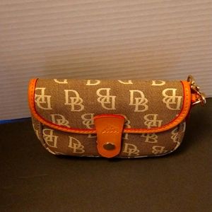 Nwot. Dooney & Bourke wristlet.